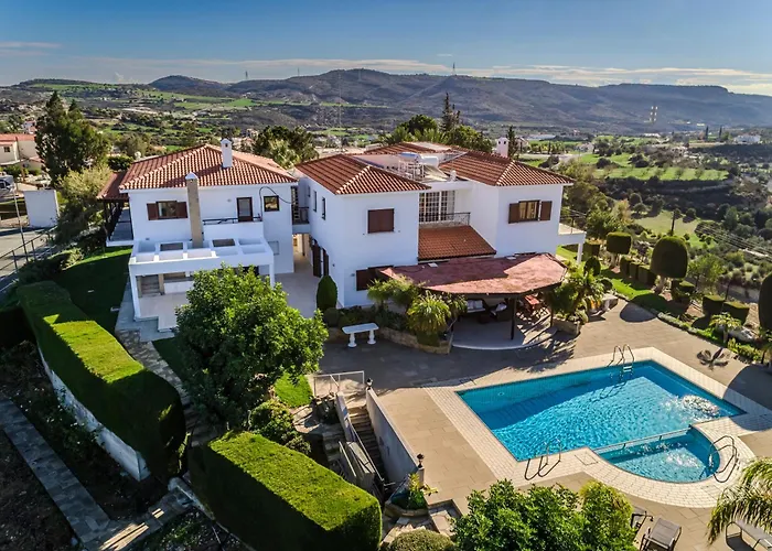 Mountain View 6 Bed Mansion With Private Padel Court, Pool & Gym