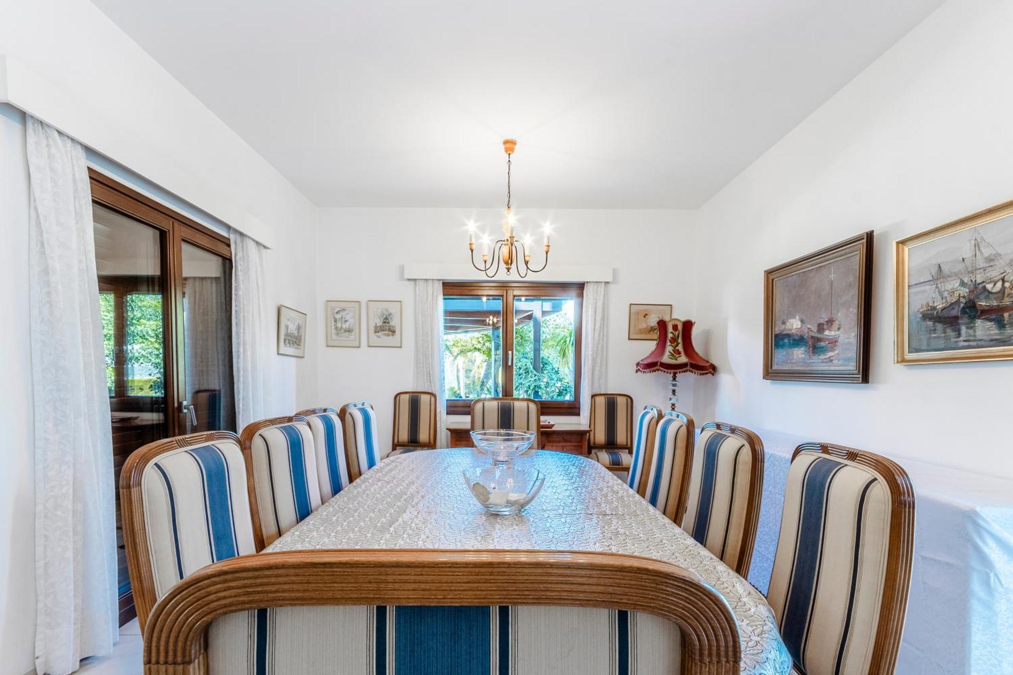 Mountain View 6 Bed Mansion With Private Padel Court, Pool & Gym Villa