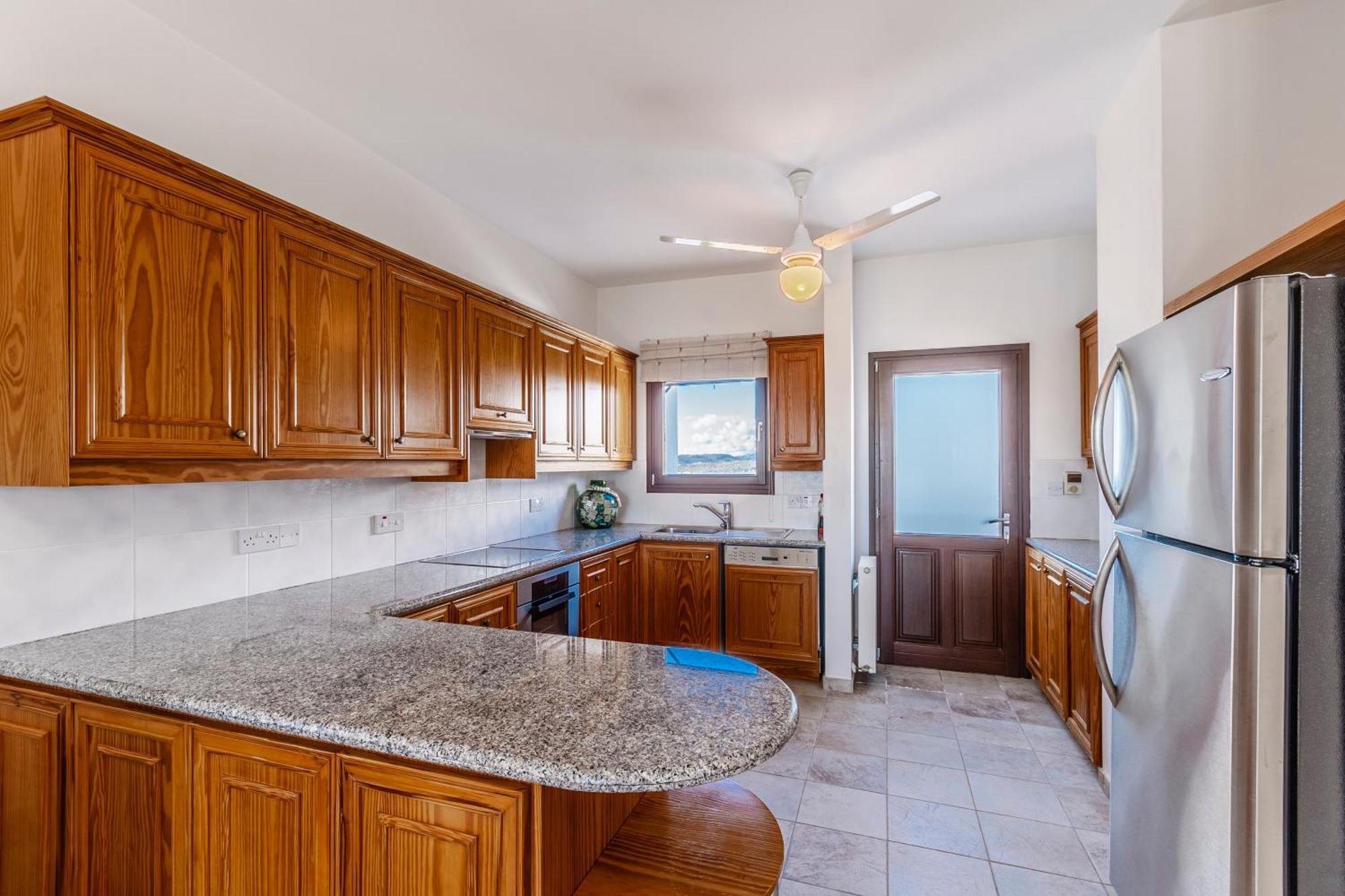 Mountain View 6 Bed Mansion With Private Padel Court, Pool & Gym Villa *