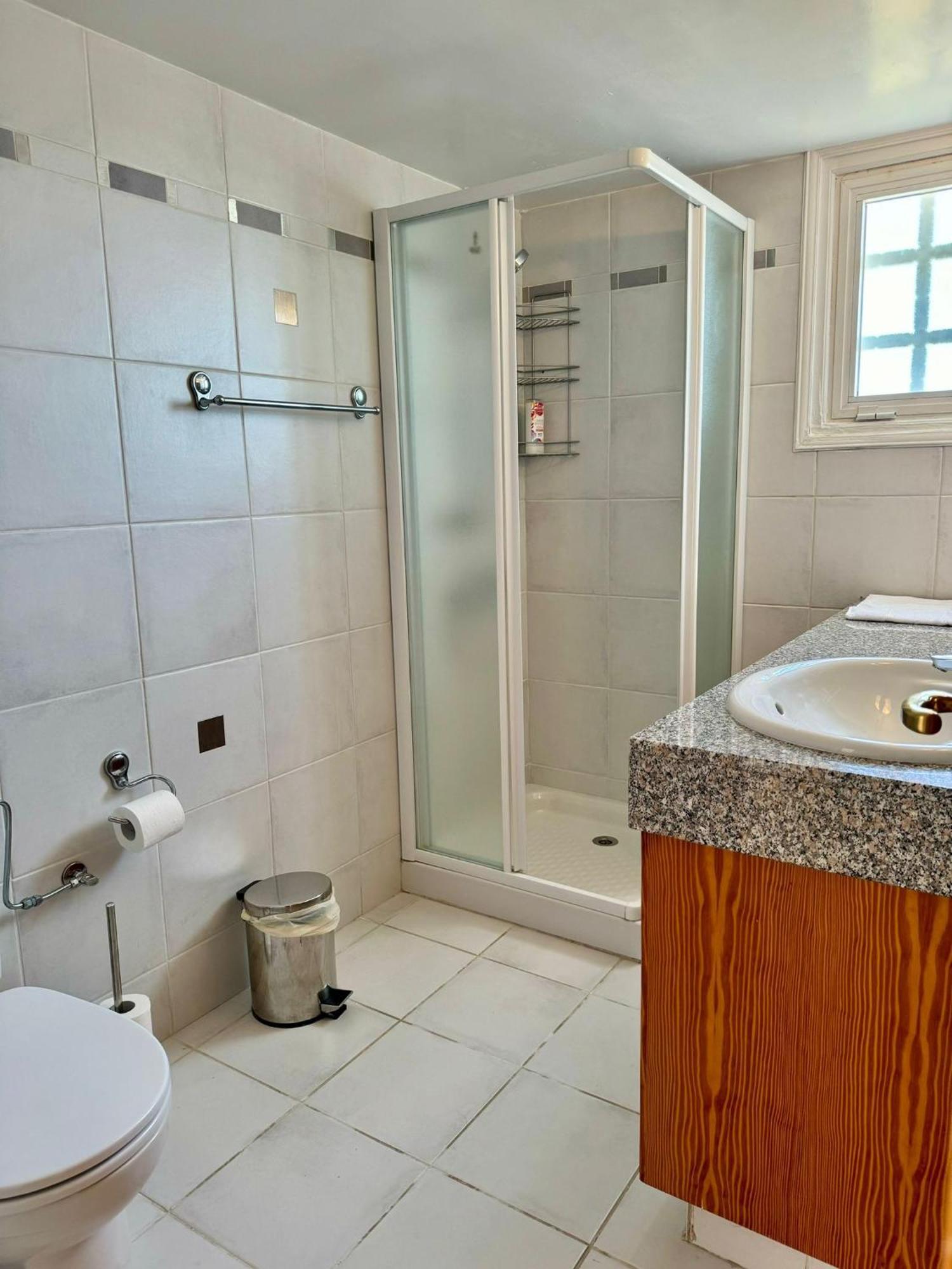Villa Mountain View 6 Bed Mansion With Private Padel Court, Pool & Gym