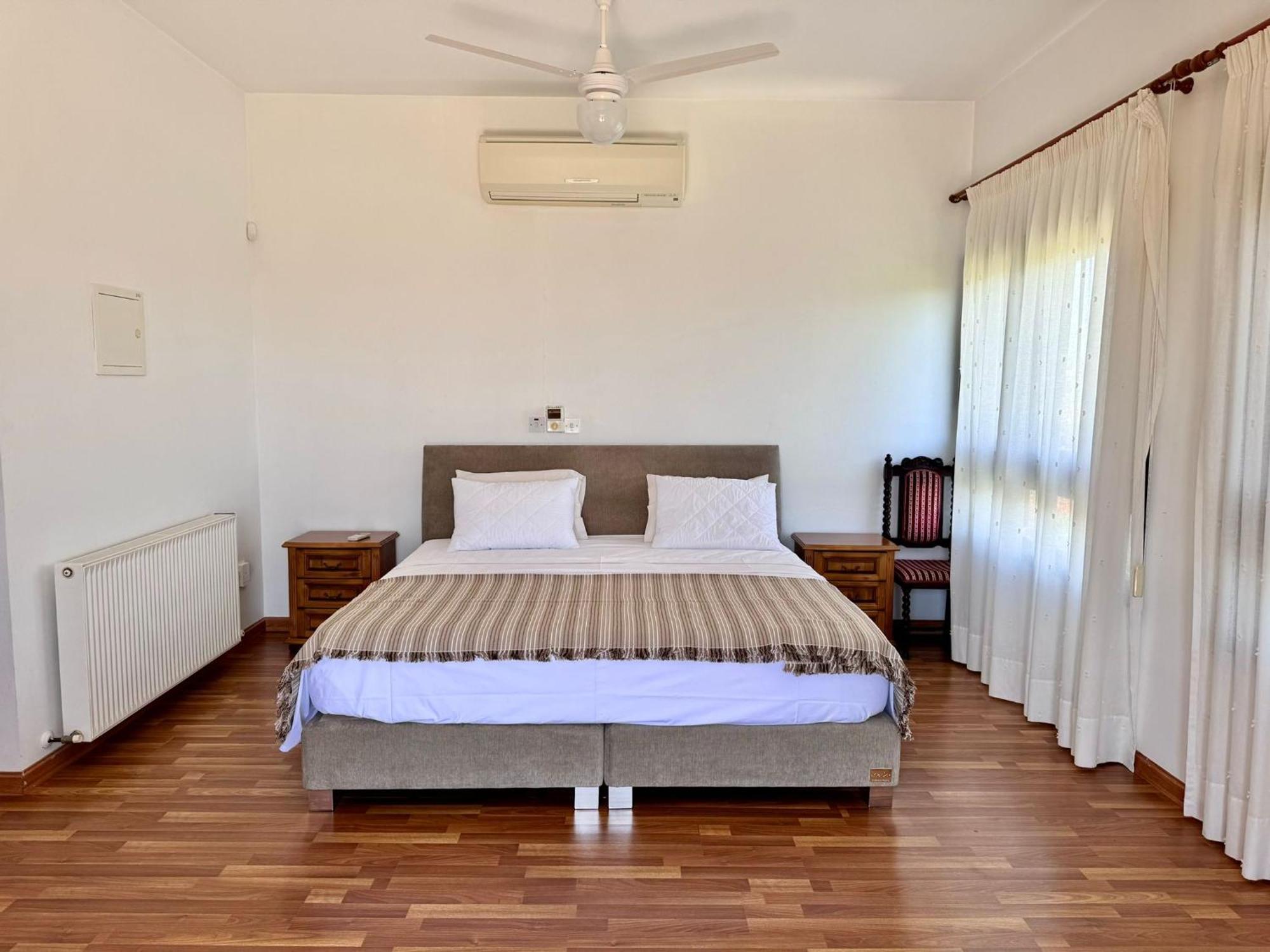 Mountain View 6 Bed Mansion With Private Padel Court, Pool & Gym Villa